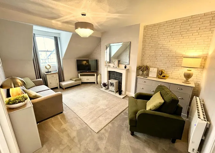 Willesden, Apartment 2, A Beautifully Furnished And Spacious Apartment Located In The Heart Of Llandudno