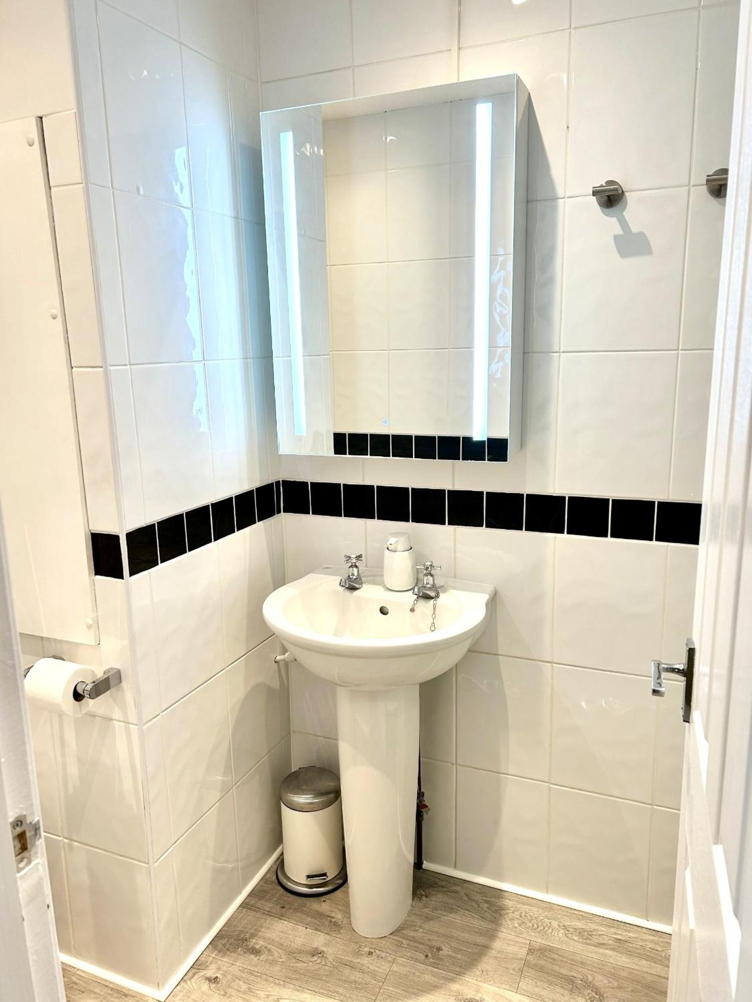Willesden, 2, A Beautifully Furnished And Spacious Located In The Heart Of * Llandudno