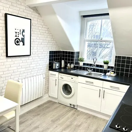 Willesden, Apartment 2, A Beautifully Furnished And Spacious Apartment Located In The Heart Of Llandudno Exterior photo