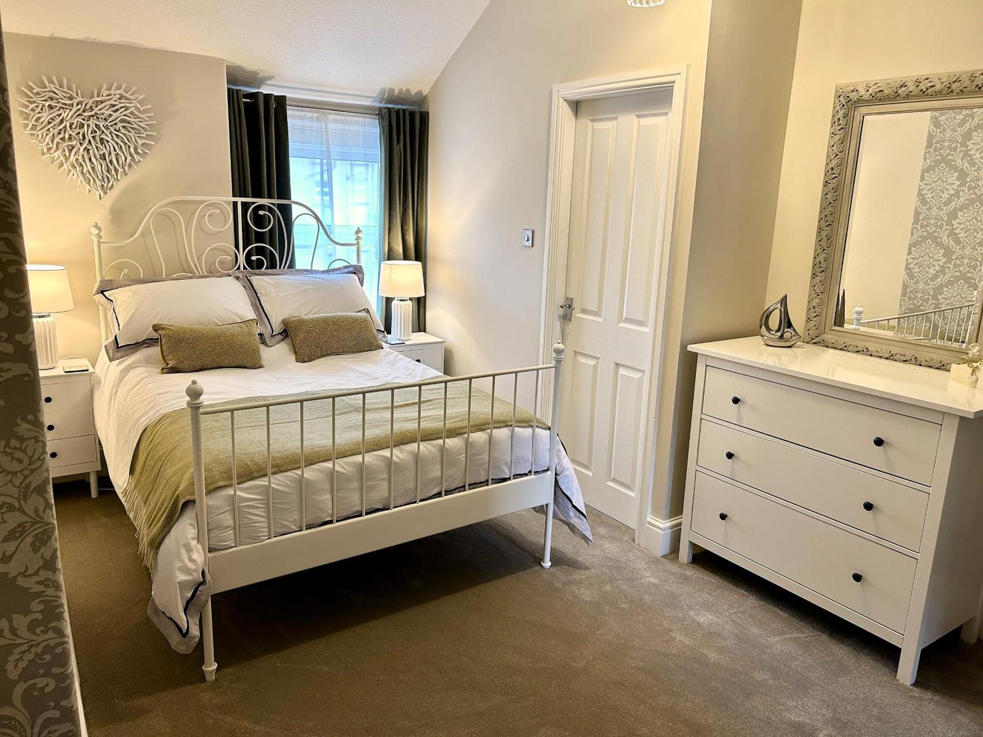 Willesden, 2, A Beautifully Furnished And Spacious Located In The Heart Of Appartement *